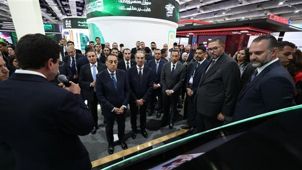 رئيس الوزراء يفحص أجنحة تنظيم الاتصالات والهيئة القومية للبريد