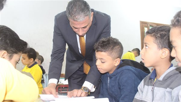 عاجل: وكيل التعليم بالجيزة يحث على الالتزام الكامل بالعملية التعليمية