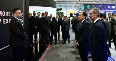 رئيس الوزراء يتفقد أجنحة الجهاز القومي لتنظيم الاتصالات والبريد القومي
