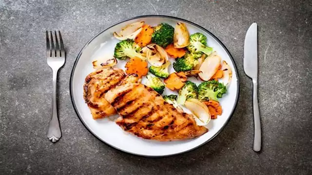 ما التوقيت الأنسب للعشاء؟