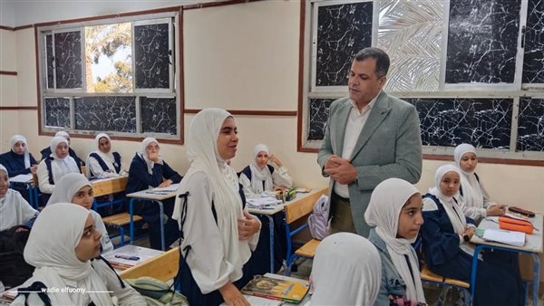 وكيل التعليم في دمياط يتفقد مدارس فارسكور