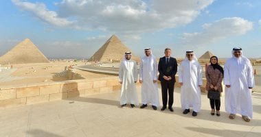 رئيس الأعلى للإعلام ووزير الإعلام البحريني بجولة إلى الأهرامات والمتحف
