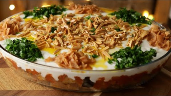 فتة الباذنجان بخطوات سهلة وطعم يفوق المطاعم