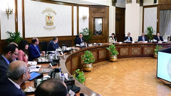 رئيس الوزراء: زيادة في مخصصات الصحة والتعليم