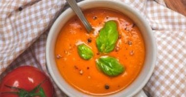 شوربة عدس بمكونات بسيطة لسنة أولى في الزواج