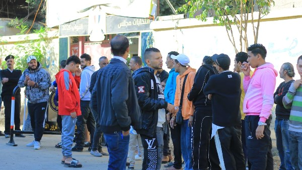 إقبال كثيف من الناخبين في مدرسة الوادي بعين شمس