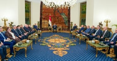 السيسي يثمن انعقاد الدورة التاسعة للجنة العليا المصرية الجزائرية في القاهرة