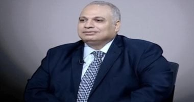 خبير اقتصادى يفسر أسباب تقلب سعر الدولار فى مصر الأسبوع الماضي
