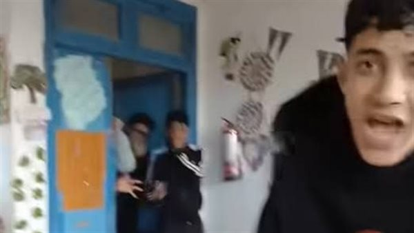 تربوي يوضح من المسؤول عن إهانة الطلاب لمعلمة الإسكندرية