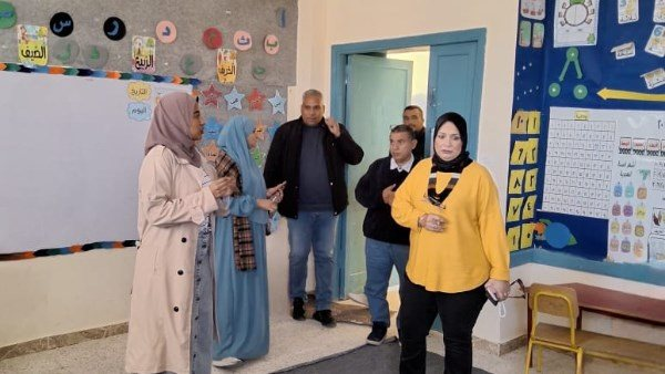مدير تعليم مطروح يتفقد مدرستين ويتابع برنامج مهارات اللغة العربية