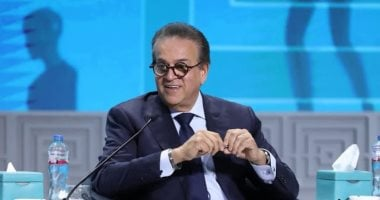 وزير الصحة يرفض فرض رسوم فحص على مرضى نفقة الدولة والتأمين بمستشفى