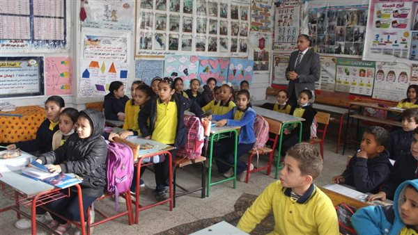 وكيل التعليم بالجيزة: لا تهاون في تطبيق لائحة الانضباط ومحاسبة المخالفين