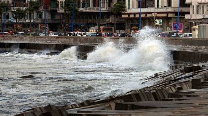 طقس الإسكندرية: نوة قاسم ترفع حالة الطوارئ في المحافظة