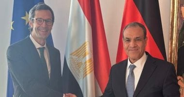 وزير الخارجية يلتقي مستشار الأمن القومي في المستشارية الألمانية