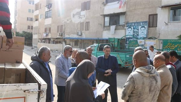 وكيل التعليم بشمال سيناء يتابع تسليم التابلت للإدارات