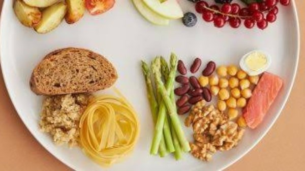 أطعمة تقوي الدماغ وتعزز الذاكرة والذكاء