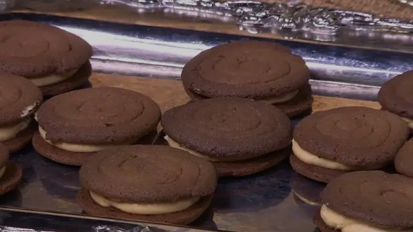 كوكيز زبدة الفول السوداني والشوكولاتة: طريقة خطوة بخطوة