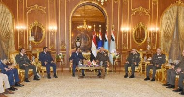 الفريق أحمد خليفة يلتقي رئيس أركان القوات المسلحة القطرية