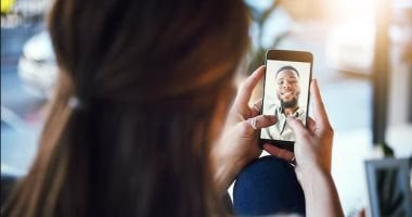 شريك حياتك مسافر؟ نصائح لتعزيز علاقتكما