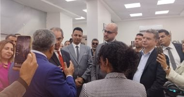 وزير الاتصالات يتفقد مقر شركة القمم للحلول الرقمية بالمنصورة