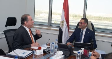 وزير الاستثمار يبحث مع وفد بلومبرج جرين إنشاء مركز للأمن الغذائي بمصر
