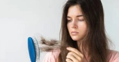 4 عادات خاطئة تسبب تساقط الشعر منها تسريحات شهيرة واهتمام زائد