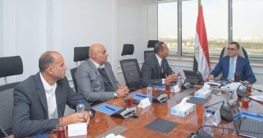 وزير الاستثمار يناقش توطين صناعة الدراجات النارية مع أبوغالي موتورز