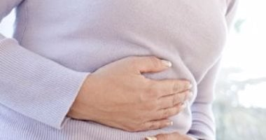 متى يدل ألم أسفل البطن لدى النساء على حالة صحية خطيرة؟