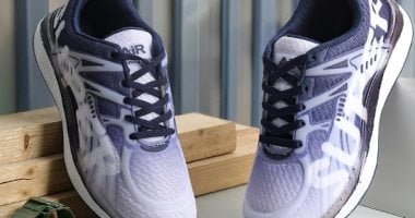 3 خطوات بسيطة لتنظيف الحذاء من آثار المطر وتلبسه في نفس اليوم