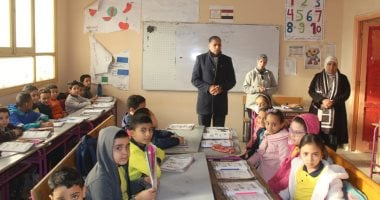 وكيل وزارة التعليم بالجيزة يتابع الانضباط في مدارس الجيزة