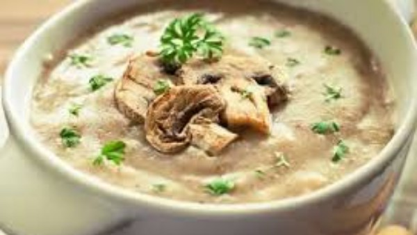 شوربة الفطر بالرافيولي تمنحك دفء