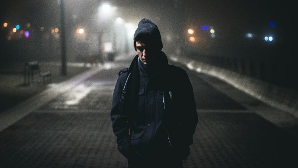 ما سر انتشار الترندات الحزينة بالدراما السوداء في 2025