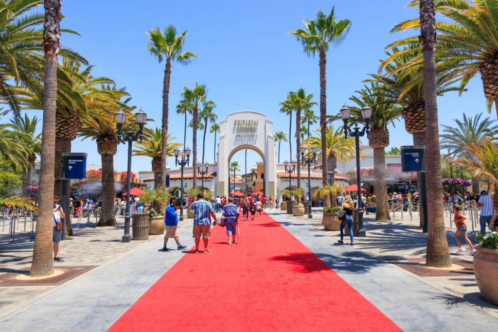 ما الأماكن التي تزورها في كاليفورنيا العام المقبل؟