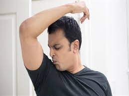 أكلات تسبّب رائحة العرق وأخرى تعالجها حتى في الشتاء