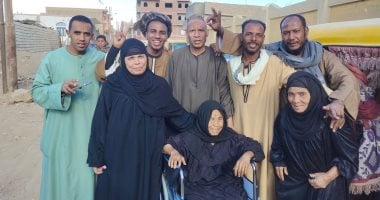 الحاجة بدور من أسوان 111 عامًا تصر على التصويت في انتخابات النواب