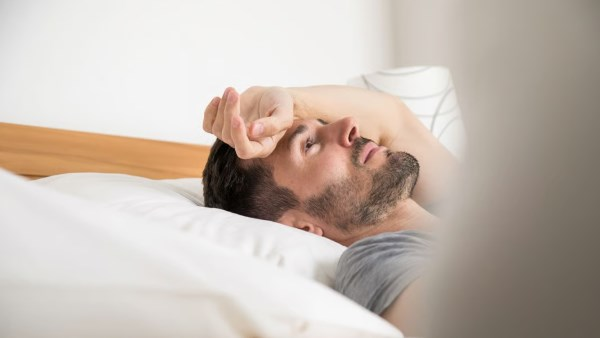 متى يستلزم الأرق استشارة الطبيب؟ الأسباب والعلاج الفعّال