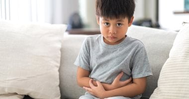 القولون العصبي عند الأطفال: أسباب صحية ونفسية وعلامات مهمة