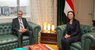 وزيران يبحثان توسيع مشروعات صناعية توفر آلاف فرص العمل