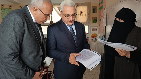 وكيل مديرية التعليم بالقاهرة يزور مدارس بدر التعليمية