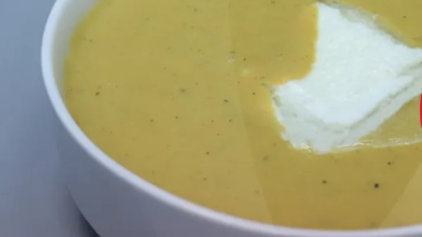 شوربة عدس بالقشطة: طريقة التحضير