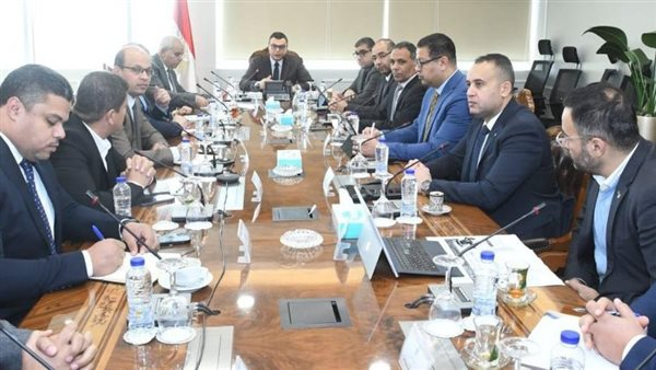 وزير الإسكان يتابع تقدم مشروعات مارينا والعلمين ويحدد مواعيد التسليم