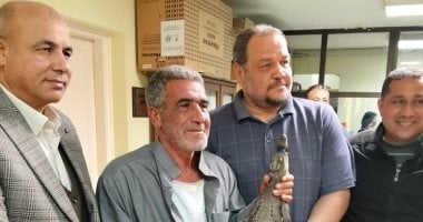 وزارة البيئة تعيد تمساح الزوامل إلى موطنه الطبيعي في بحيرة ناصر