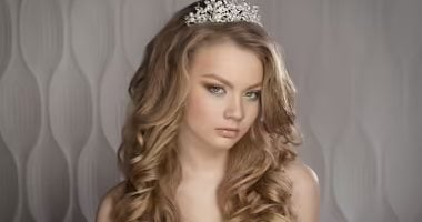 لوك مميز: تسريحات شعر مستوحاة من ملكات الجمال