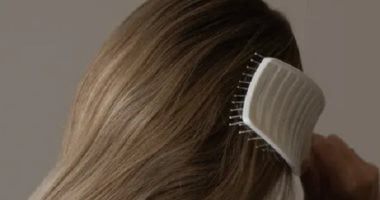 3 وصفات طبيعية لإزالة رائحة الشعر في الشتاء