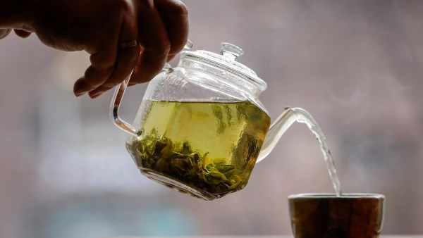 أفضل مشروبات بعد الغداء لتعزيز الهضم والفائدة الغذائية