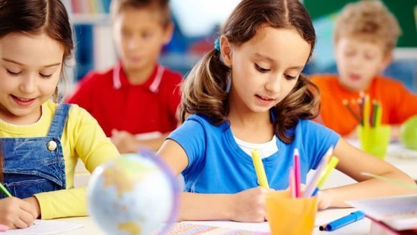 عاجل: تخفيف منهج كونكت بلس لطلاب مدارس اللغات.. ما الحقيقة؟