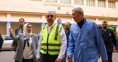 وزير قطاع الأعمال العام يجرى زيارة تفقدية لشركة القاهرة للأدوية