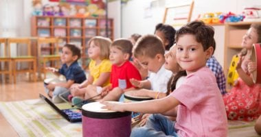 7 حيل نفسية تشجع طفلك على حب الدراسة لو حس بالملل ومش عايز يذاكر