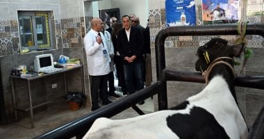 رئيس الوزراء يتفقد الوحدة البيطرية في قرية نوى ضمن حياة كريمة بالقليوبية