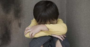 كيف تتحدث مع أطفالك عن الصدمات وتبرز صورة الخير؟